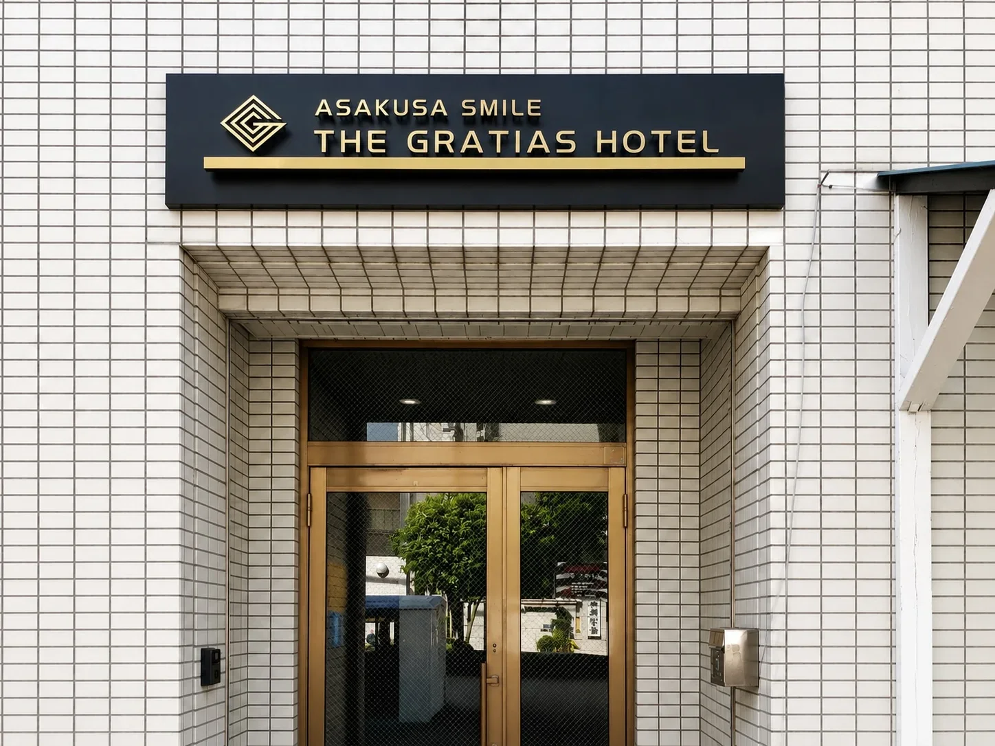 ザ・グラティアスホテルの看板・サインの施工写真 1
