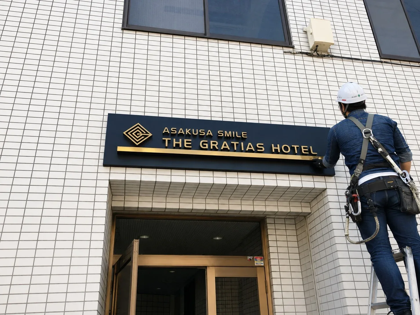 ザ・グラティアスホテルの看板・サインの施工写真 2